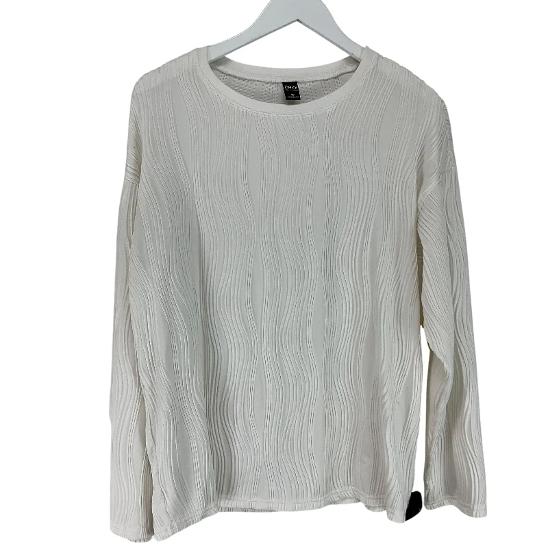 Top Long Sleeve By Clothes Mentor In White, Size: M